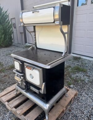 Heartland Sweetheart Wood Cook Stove – view 2