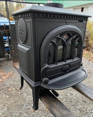 Jøtul F3 Wood Stove – Classic Cast Iron Performance – view 2